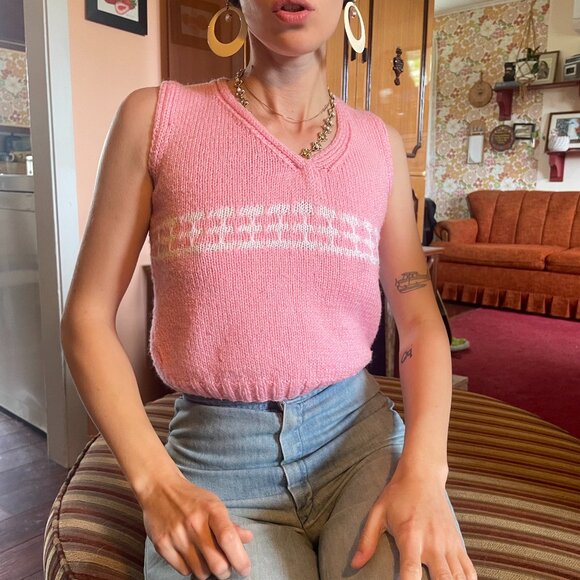 XXS 80s Handmade Pink and white v neck sweater vest! - Picture 1 of 13